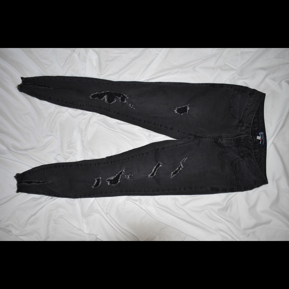 Black ripped skinny jeans